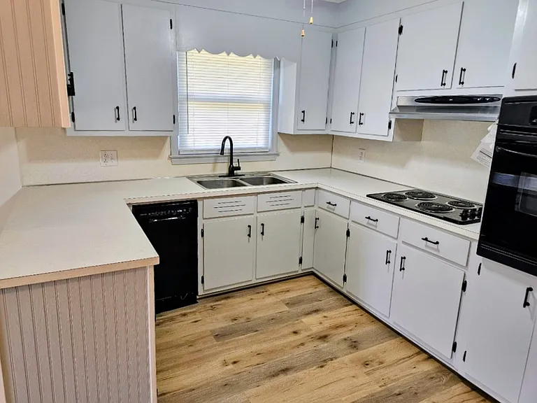 3205 Westview St — Photo 5