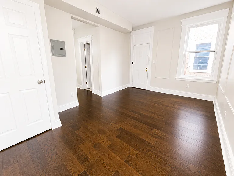 118 Norwood — Photo 2
