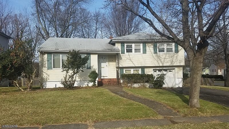 1st image of 16-38 MANDON PL