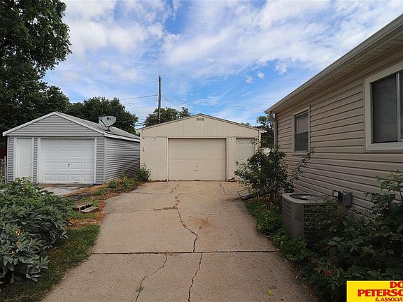 3rd image of 6218 Karen St
