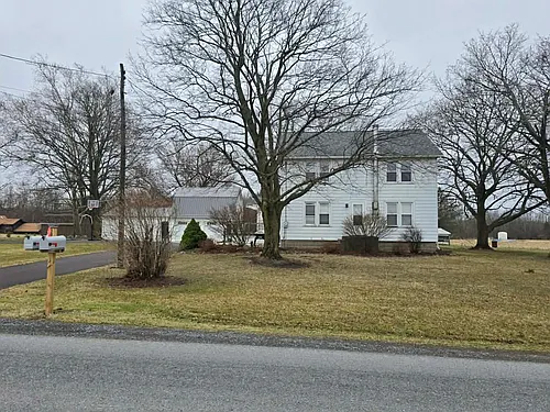1084 Yale Farm Rd Photo 1