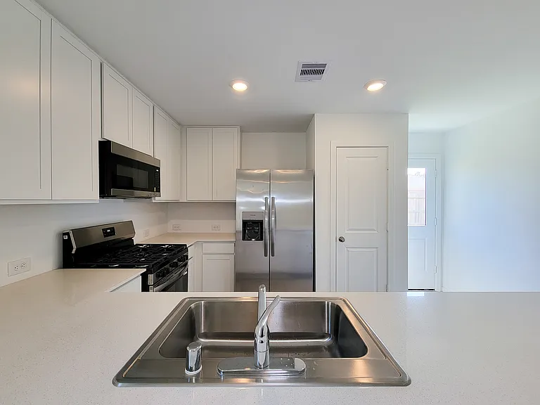 1519 Gardenia Blossom Ln — Photo 13