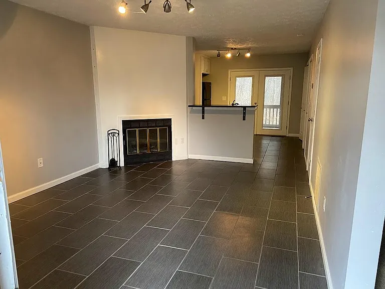 304 Buck Cove Ter — Photo 2
