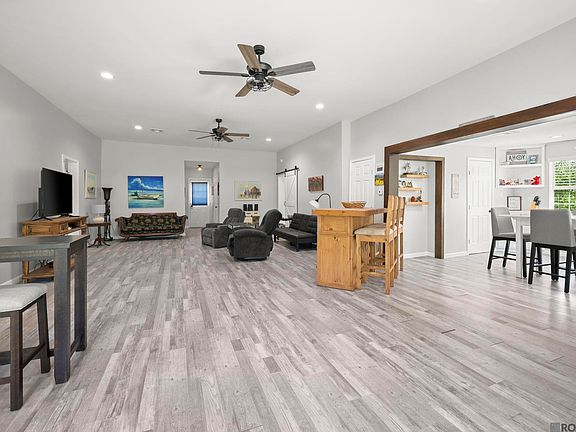 2nd image of 32027 Pats Ln