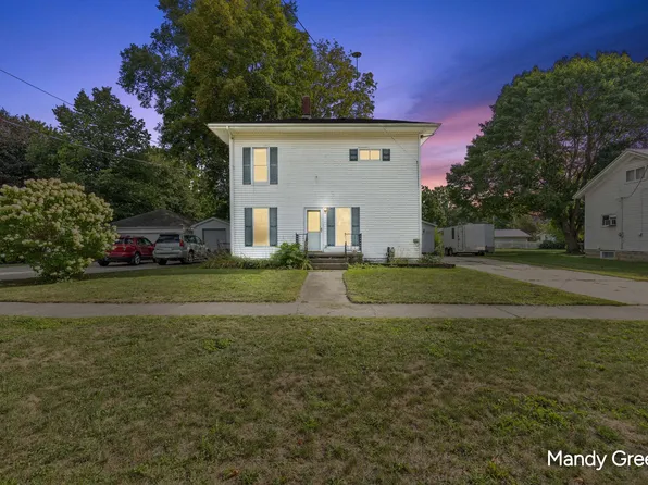 113 W Maple St, Carson City, MI 48811