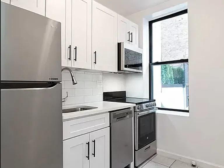 96 Avenue A #1A — Photo 2