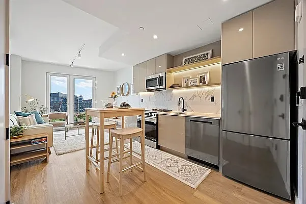 16 West St #420 — Photo 4