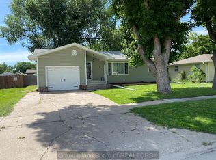 1407 N Grant St, Saint Paul, NE 68873