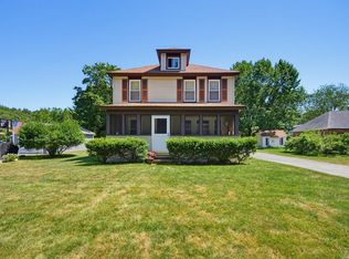 413 Goldthwaite Rd, Northbridge, MA 01534