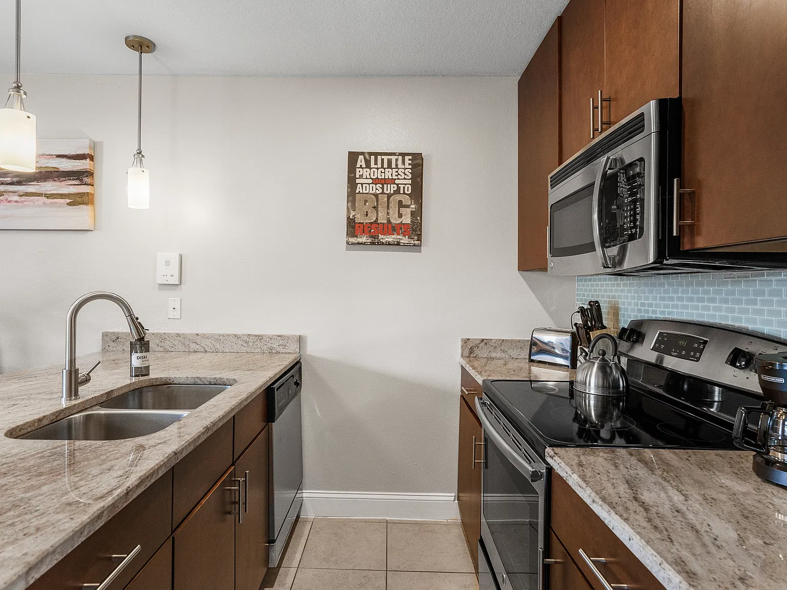202 N Fremont Ave — Photo 1