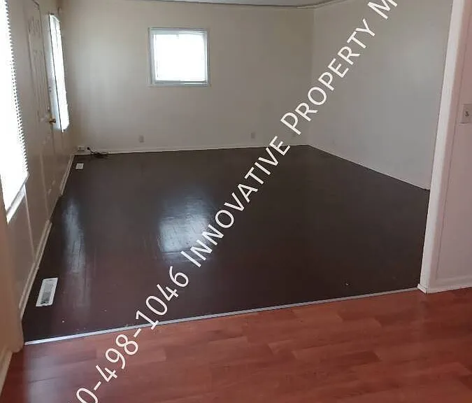 2829 Plainfield Ave — Photo 12