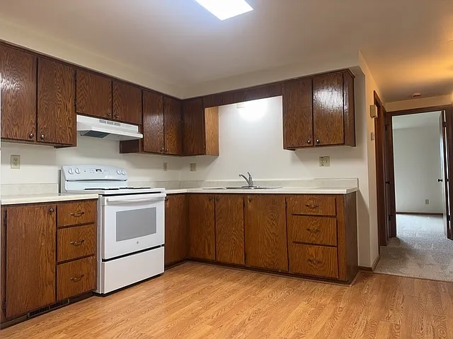 418 Beloit St #15 — Photo 13