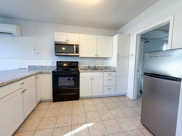 509 Palomar Dr #1 — Photo 6