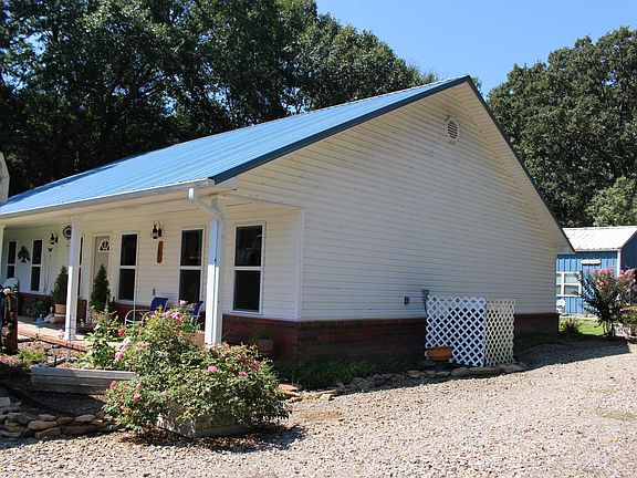2nd image of 5 Paige Dr