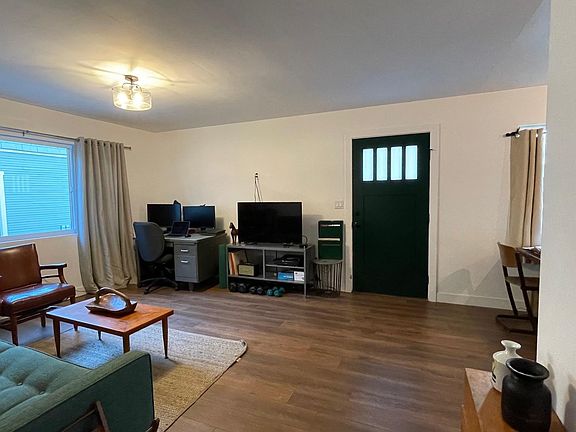3rd image of 125 1/2 S Avenue 52 #1/2