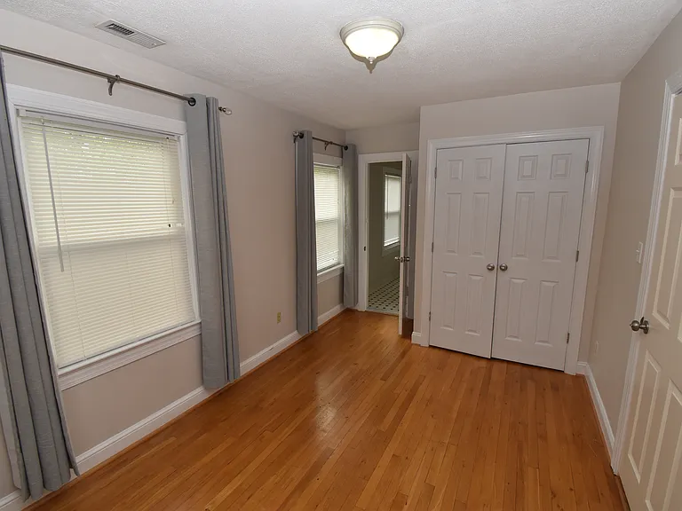 2901 Meadow View Rd — Photo 24
