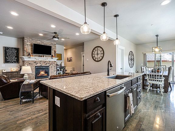 5th image of 4914 Brookfield Dr Unit E
