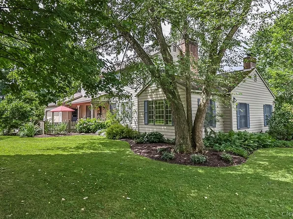 2060 Glenwood Dr, Cazenovia, NY 13035