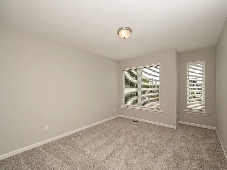 33 Wingtip Ct — Photo 23