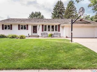 2605 W Costello Rd, Sioux Falls, SD 57105