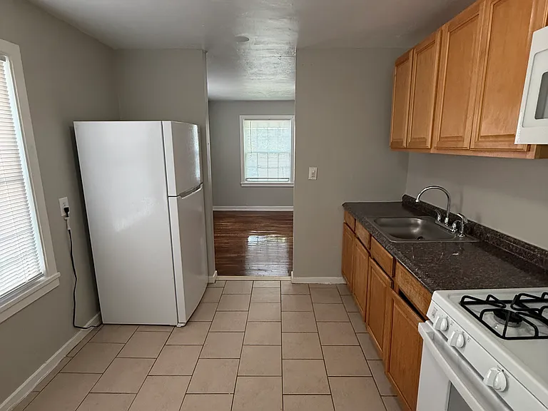 30 Hilltop Rd #1R — Photo 4