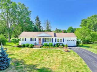 119 Creek Hill Ln, Rochester, NY 14625