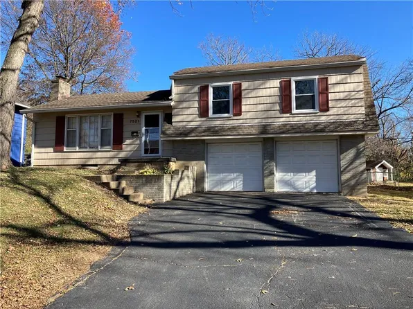 7521 Fairway St, Prairie Village, KS 66208
