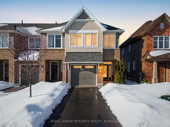 377 Warmstone Dr, Ottawa, ON K2S 0W5