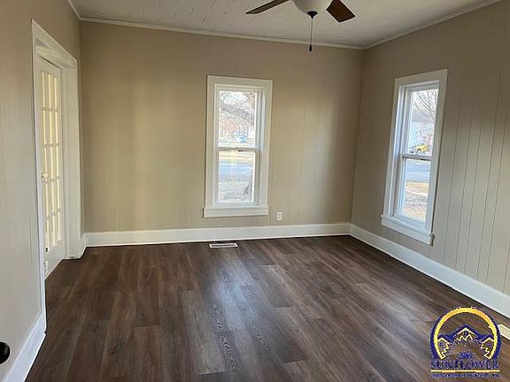 2nd image of 803 Ellinwood St