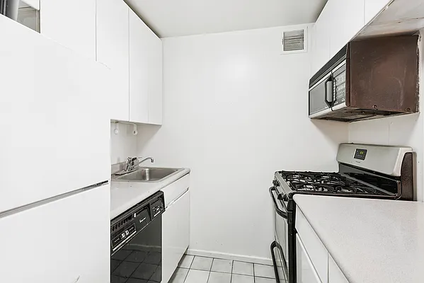 Rented by Compass | media 4