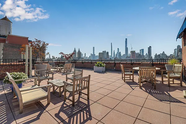 Rented by Compass | media 7