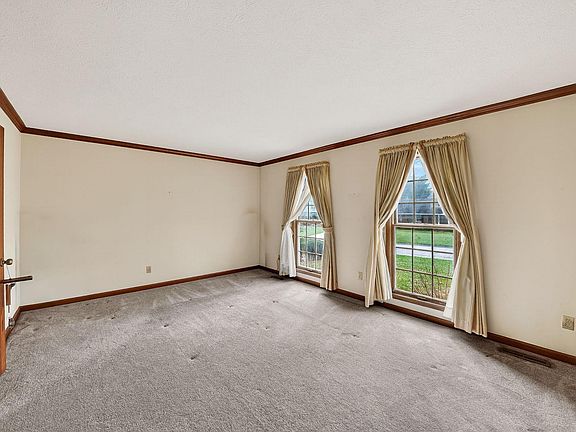 3rd image of 15533 Hunting Ridge Trl