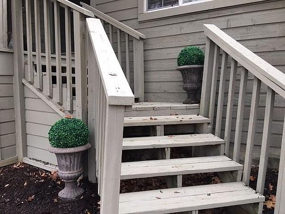 3rd image of 3171 N Warwick Dr