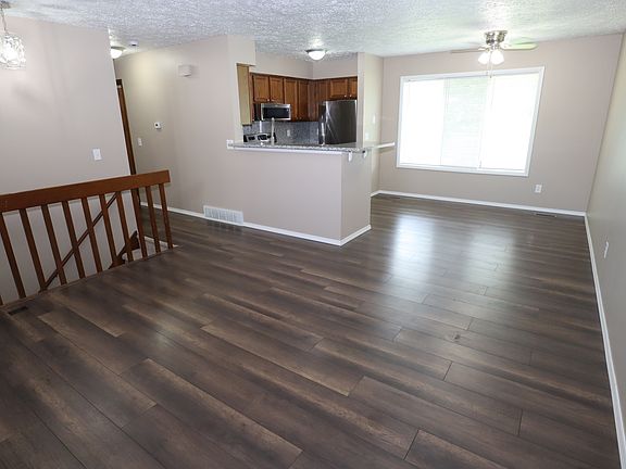 3rd image of 1101 S Chimney Hill Dr #1101