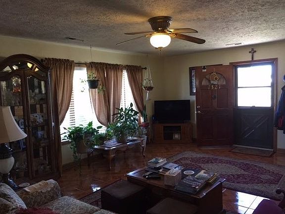 3rd image of 1321 Peace St