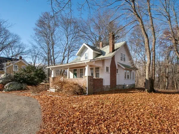 216 Pleasant St, Weymouth, MA 02190
