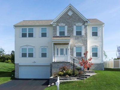 192 Centennial Dr, Carnegie, PA, 15106