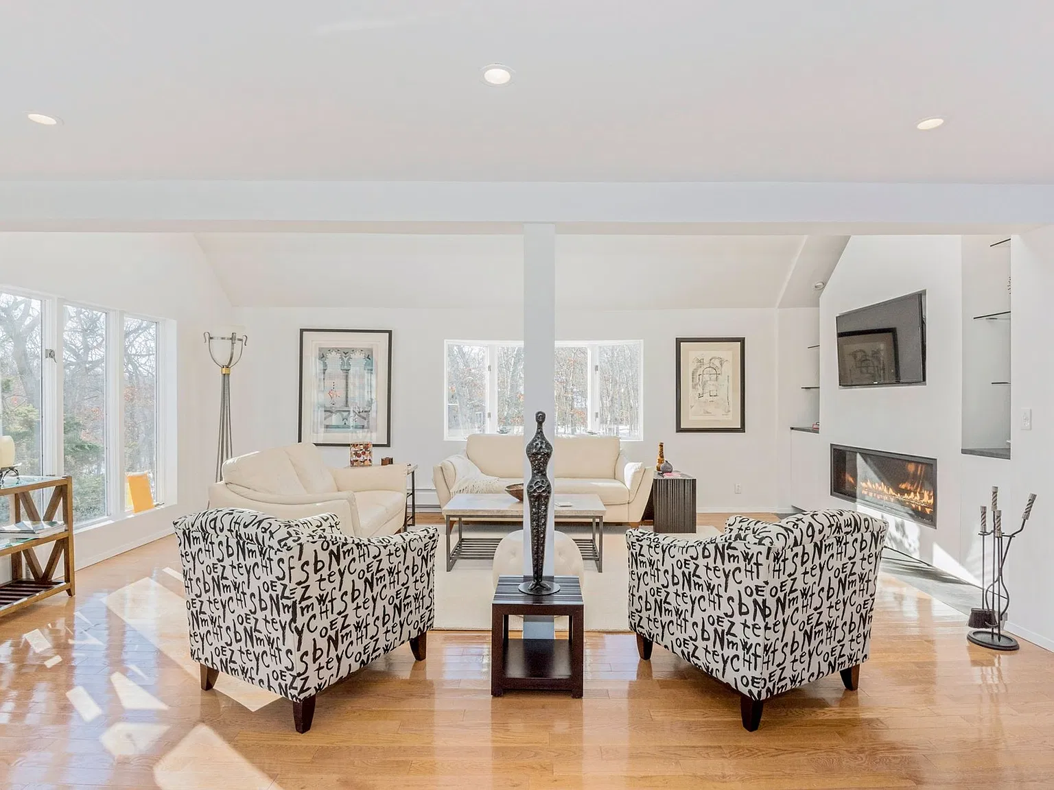 Contemporary Rental Close to Private Bay — Photo 4