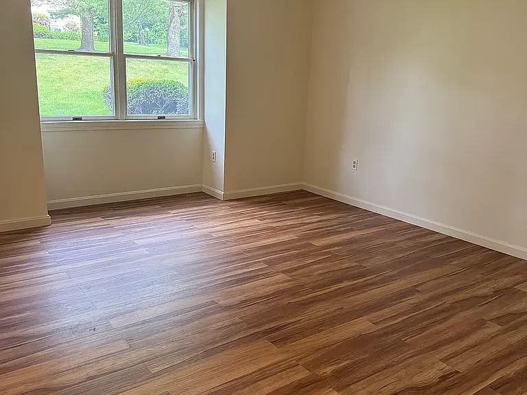 185 Manville Hill Rd #302 — Photo 7