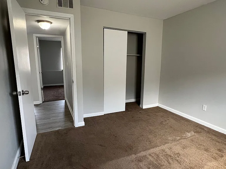 East Ridge Apartments — Photo 4