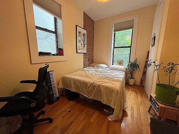 3rd image of 788 Park Pl APT 11