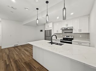 258 22nd Ave NE #258B, Calgary, AB T2E1T5