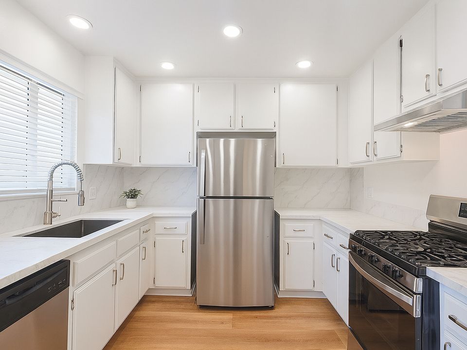 1st image of 430 Gaviota Ave APT 302
