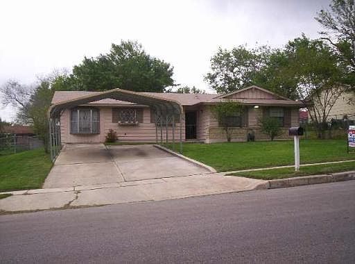 3rd image of 111 FAIR VALLEY DR