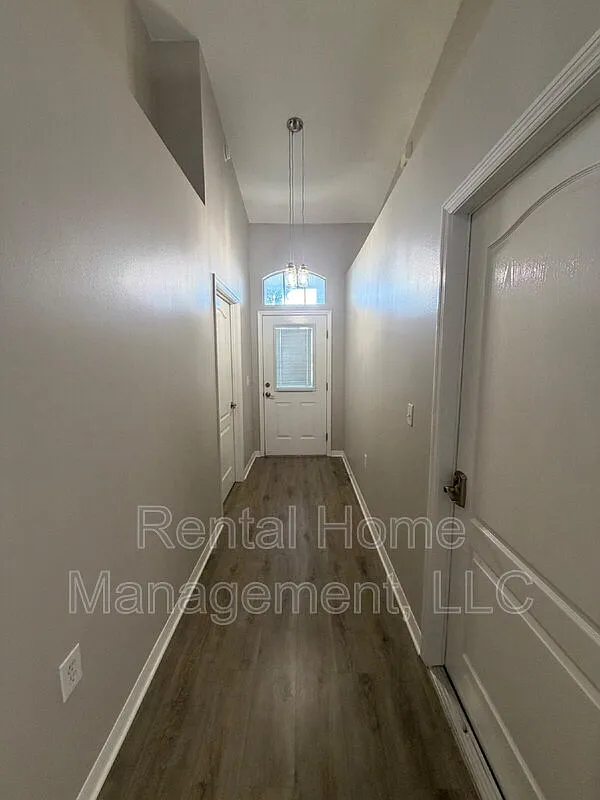 2 bed, 2.0 bath, 1124 sqft, $2,095 — Photo 3