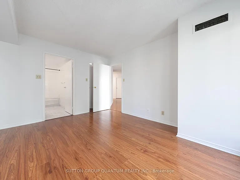 10 Yonge St #2113 — Photo 13
