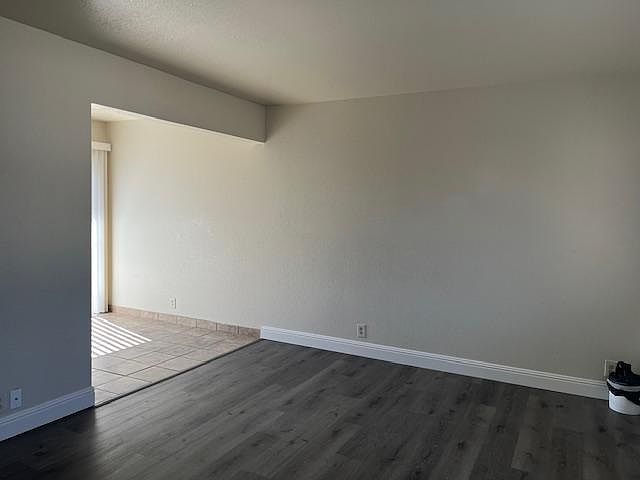 1st image of 556 N Lincoln Ave APT 32