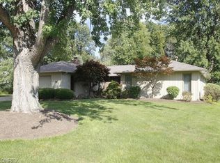 5163 Meadow Moss Ln, North Ridgeville, OH 44039
