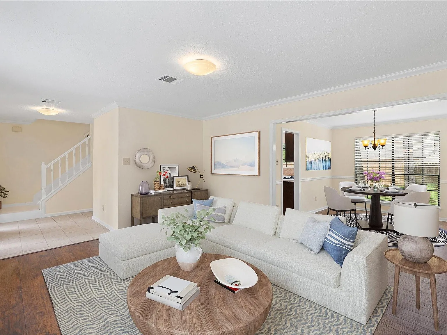 4 bed, 2.5 bath, 2496 sqft, $2,595 — Photo 4