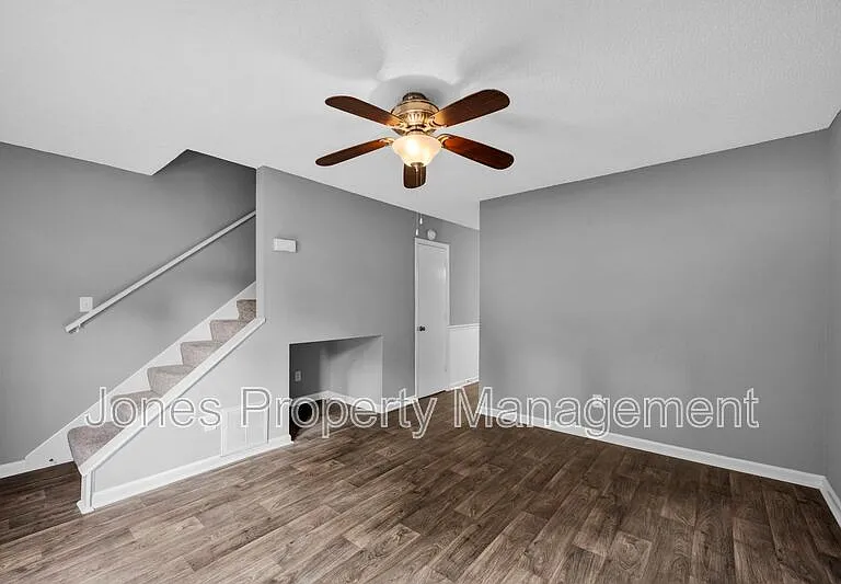 2676 White Oak Ln — Photo 8